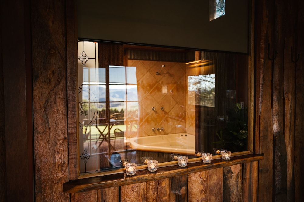 Boutique Spa Cabin Kitchenette - Weekend 3 Night Stay photo 3
