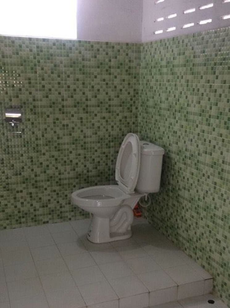 Small Double Air Conditioned Room photo 3