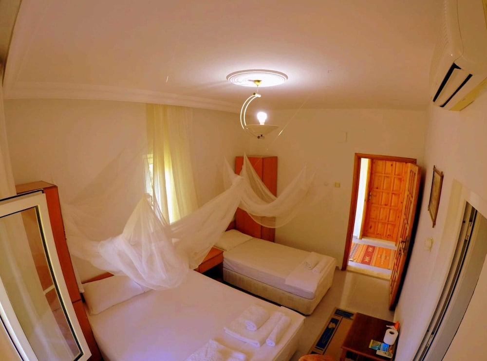 Standard Triple Room - Photo 1