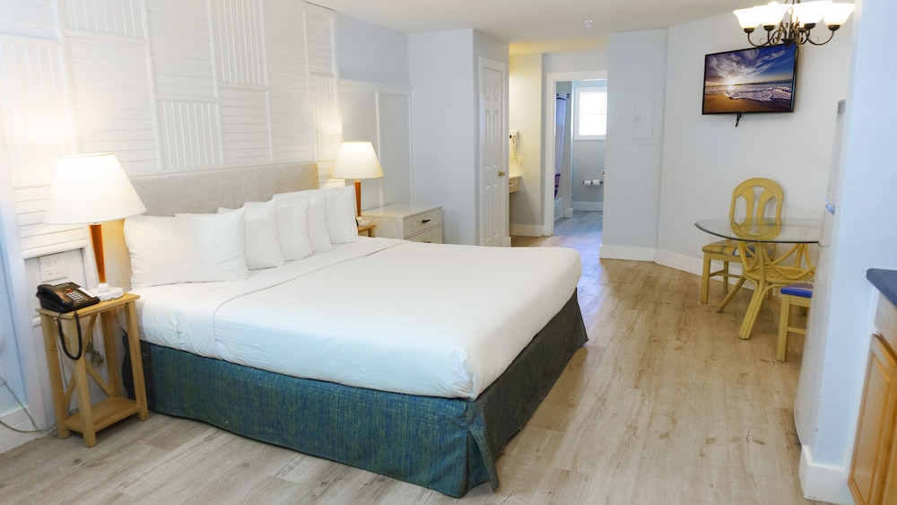 Business Suite, 1 King Bed - Photo 1