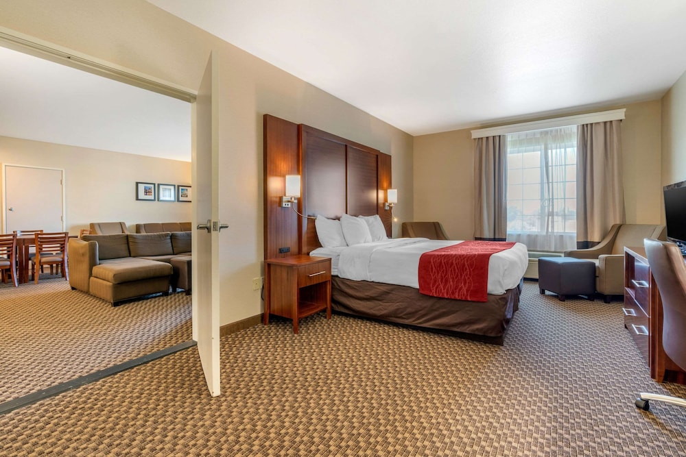 Suite, Multiple Beds, Accessible, Non Smoking photo 3