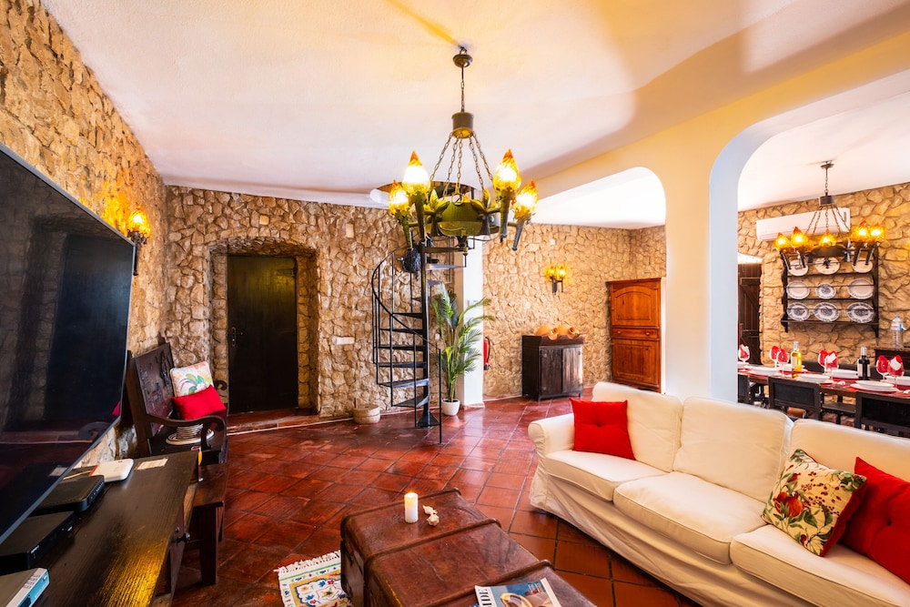 Villa, 4 Bedrooms, Private Pool, Pool View photo 2