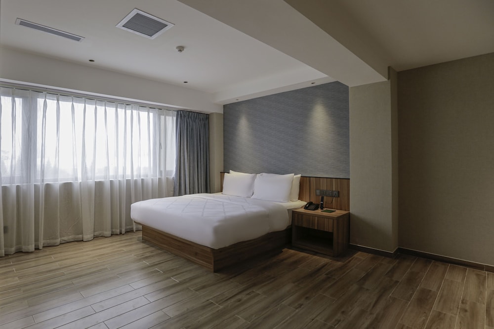Executive Suite, 2 Bedrooms - Photo 1