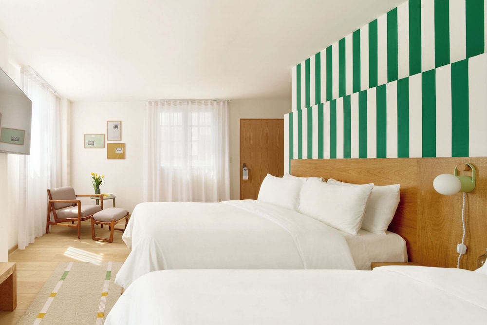 Double Suite Street View
