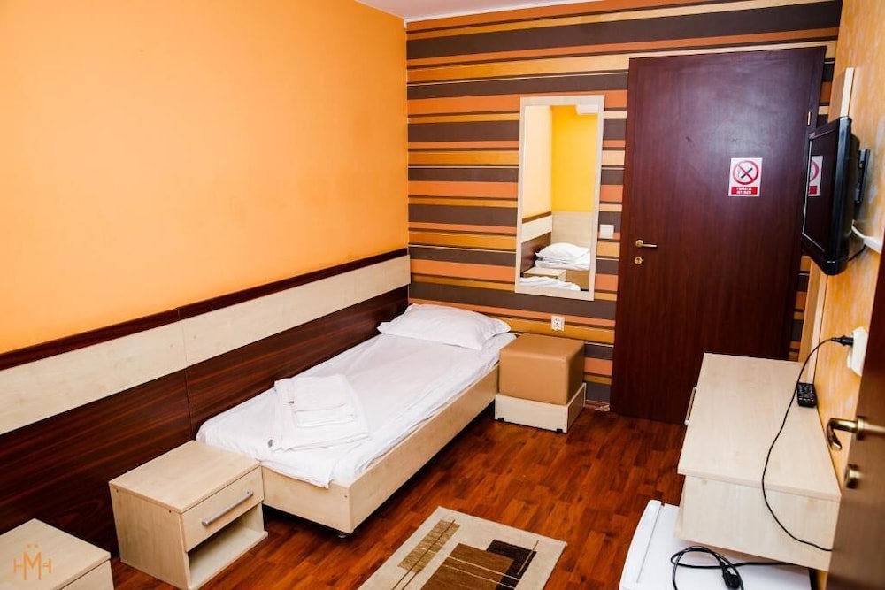 Economy Twin Room photo 3