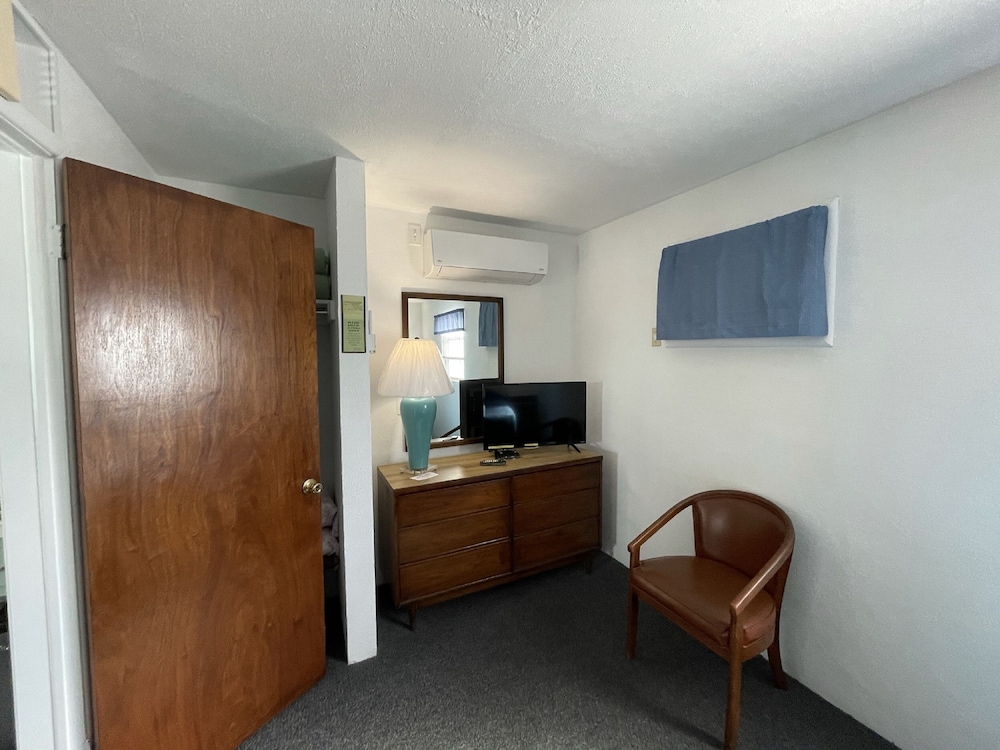 Deluxe Room, 1 Queen Bed with Sofa bed, Kitchenette
