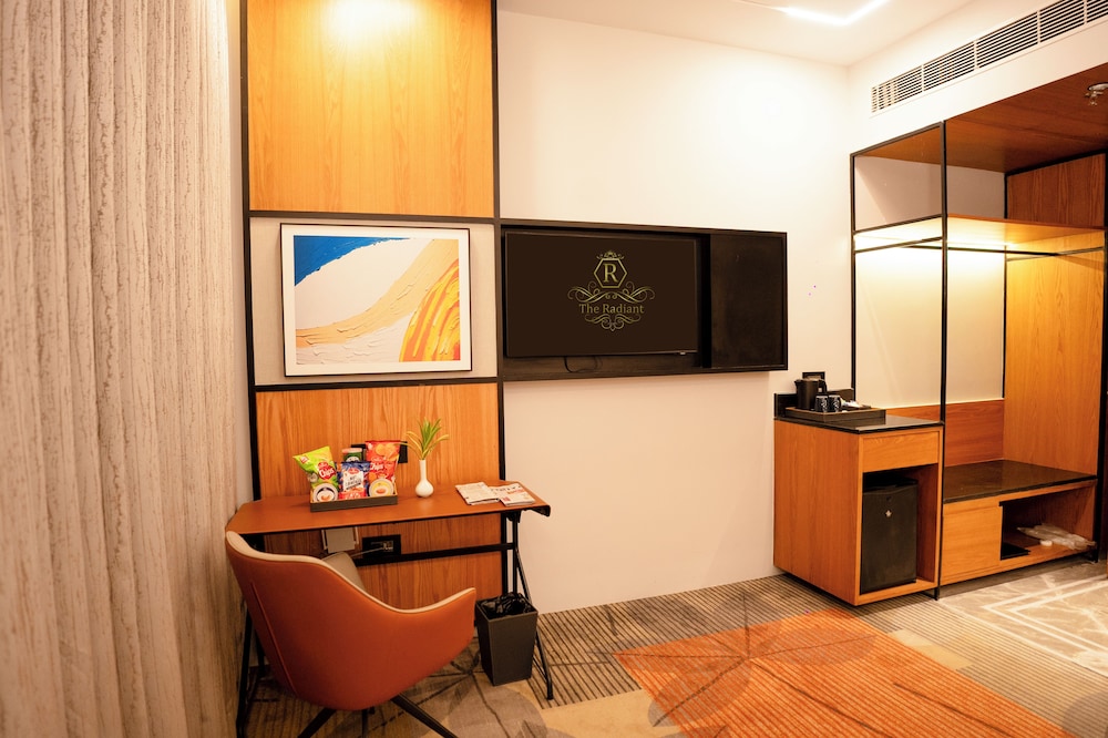 Executive Room, Non Smoking, Garden View - Photo 4