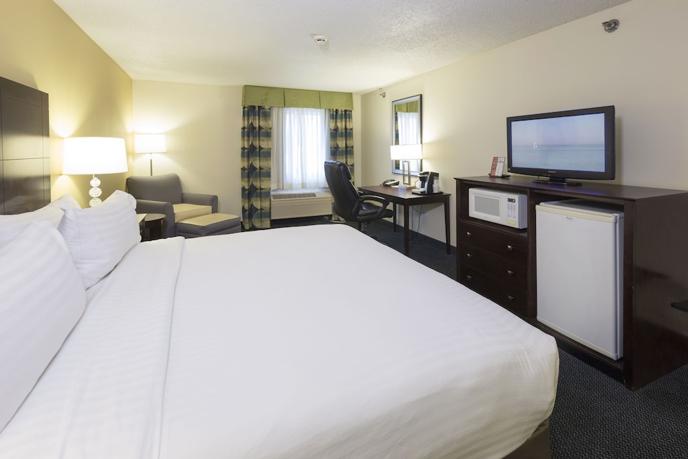 Suite, 1 King Bed, Jetted Tub, Courtyard View - Photo 4