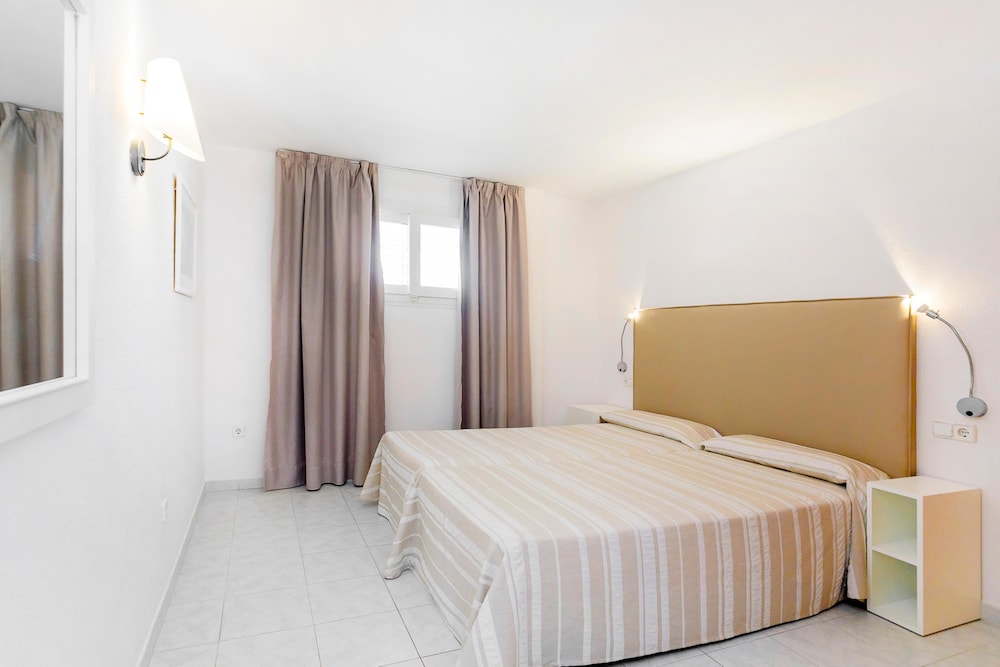 Grand Apartment, 2 Bedrooms, Balcony