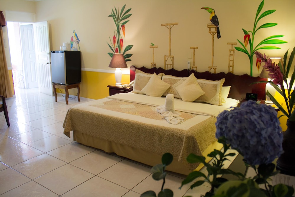 Superior Room, 2 Queen Beds - Photo 7