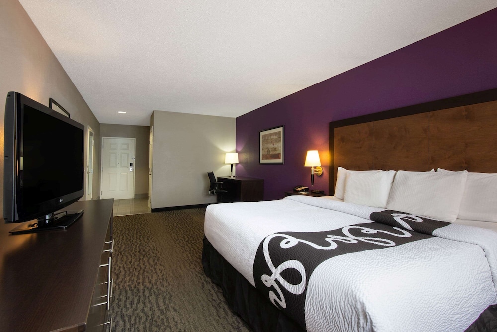 Room, 1 Double Bed, Non Smoking - Photo 3