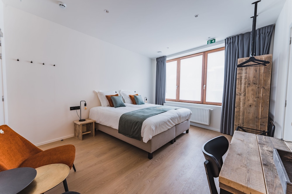 Comfort Suite photo 2