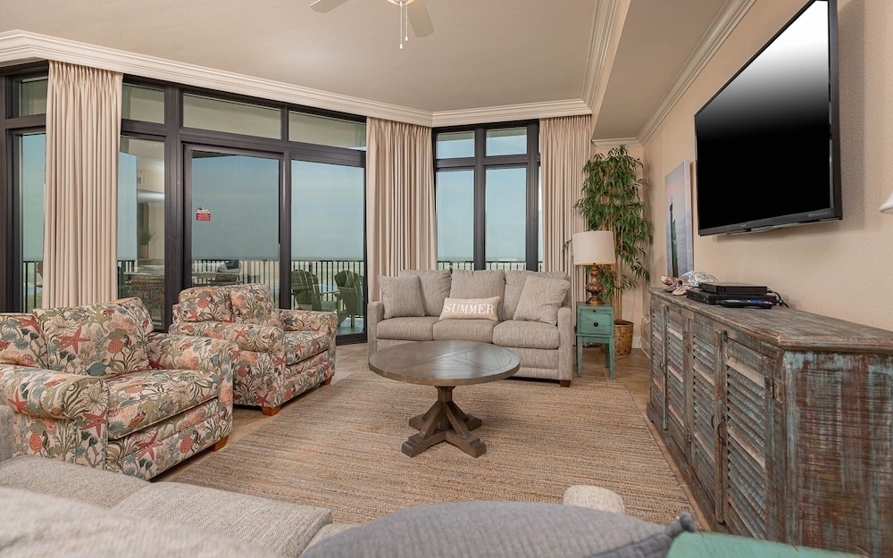 Condo, 3 Bedrooms