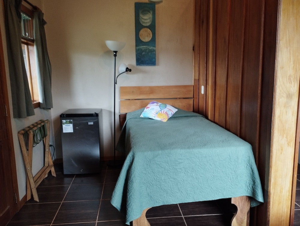 Standard Room, Multiple Beds, Garden View, Ground Floor - Photo 10