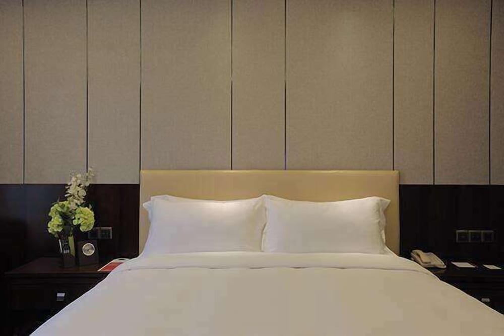 Deluxe Suite, 1 King Bed with Sofa bed, Non Smoking
