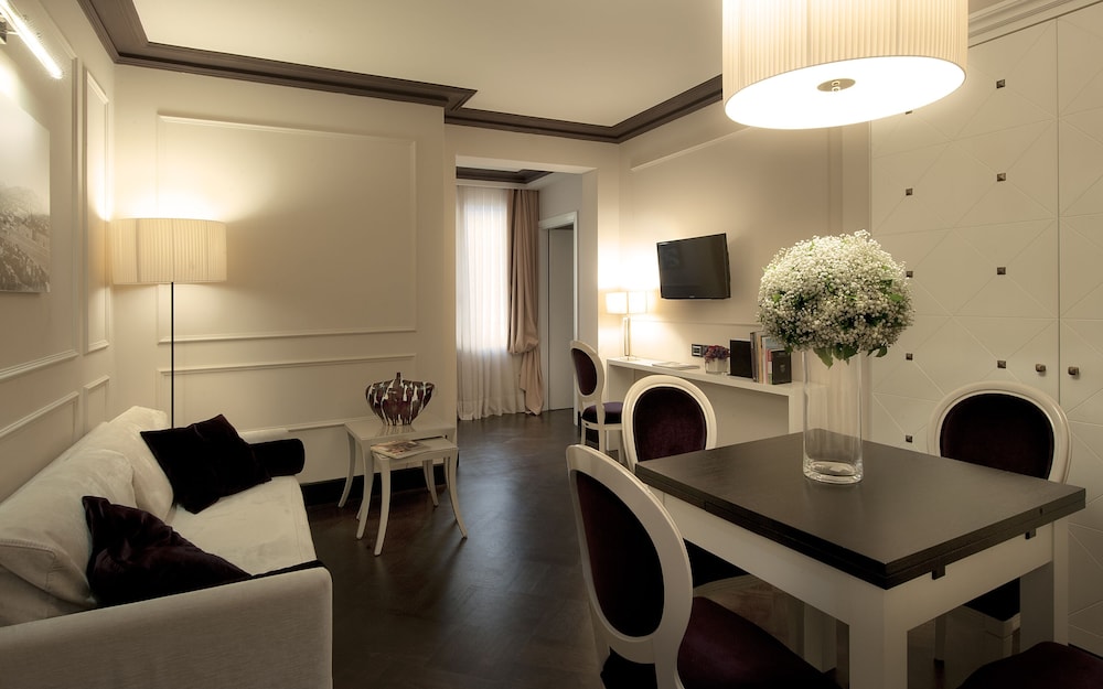 Luxury Penthouse, Multiple Beds photo 3