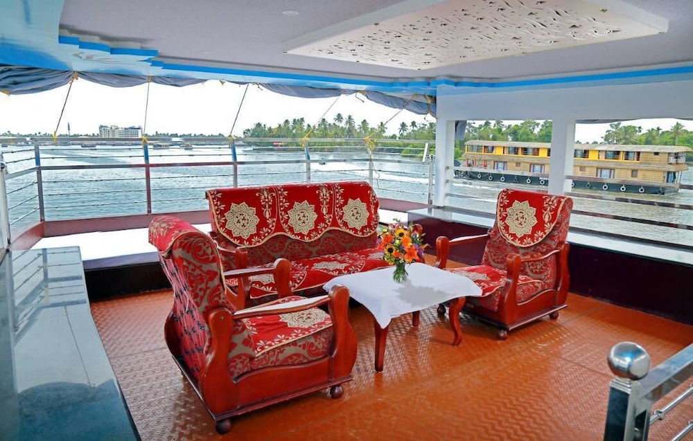 Deluxe Double or Twin Room, Non Smoking, Lake View photo 3