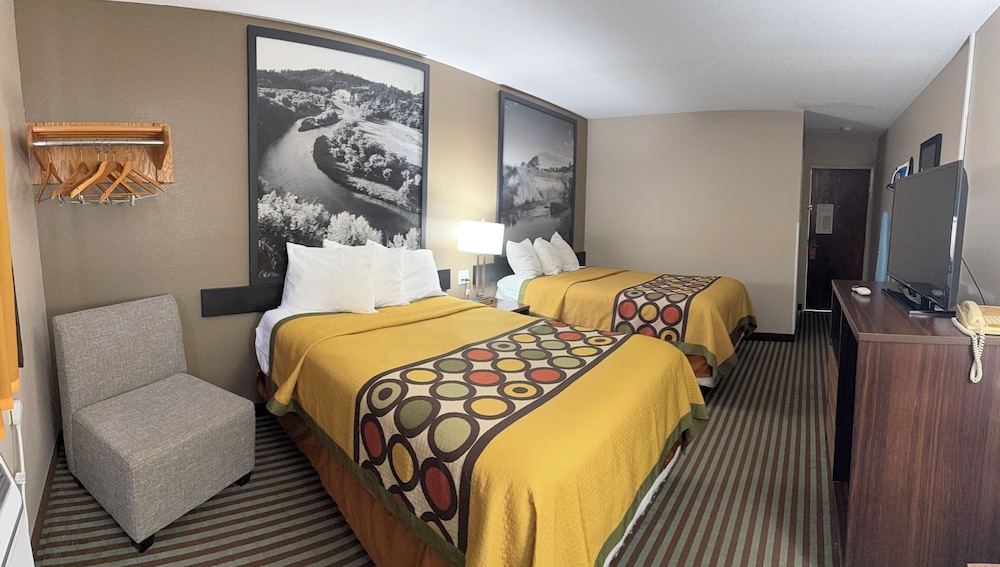 Double Room, 2 Queen Beds - Photo 1