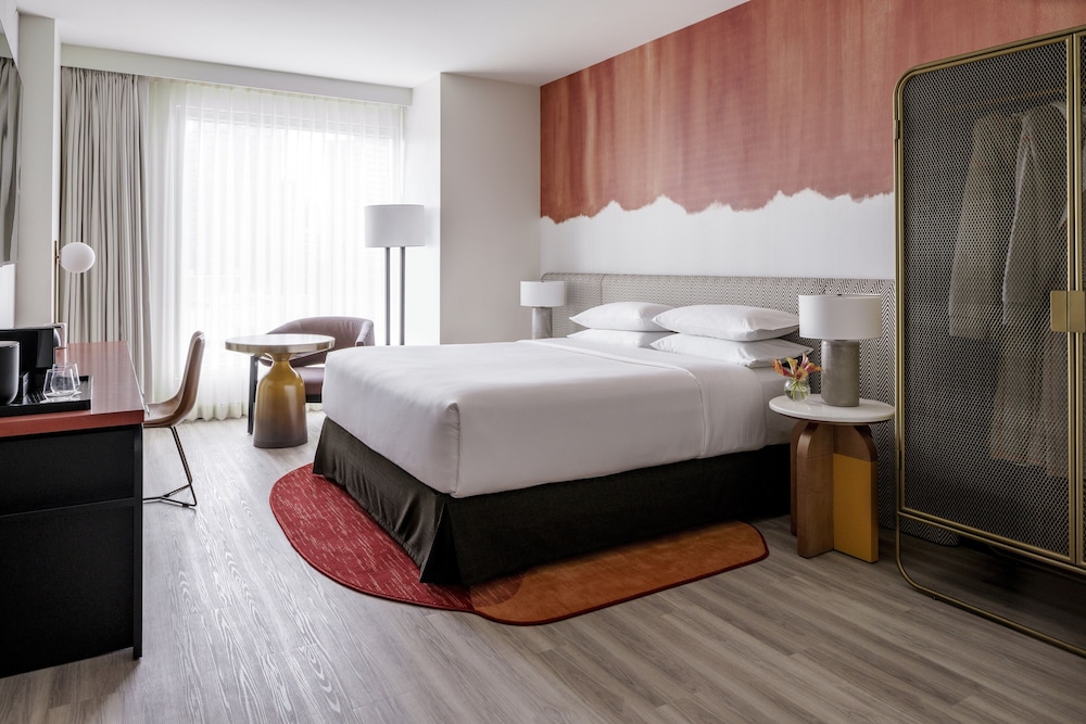 Room, 1 King Bed, Accessible (with Shower) - Photo 1