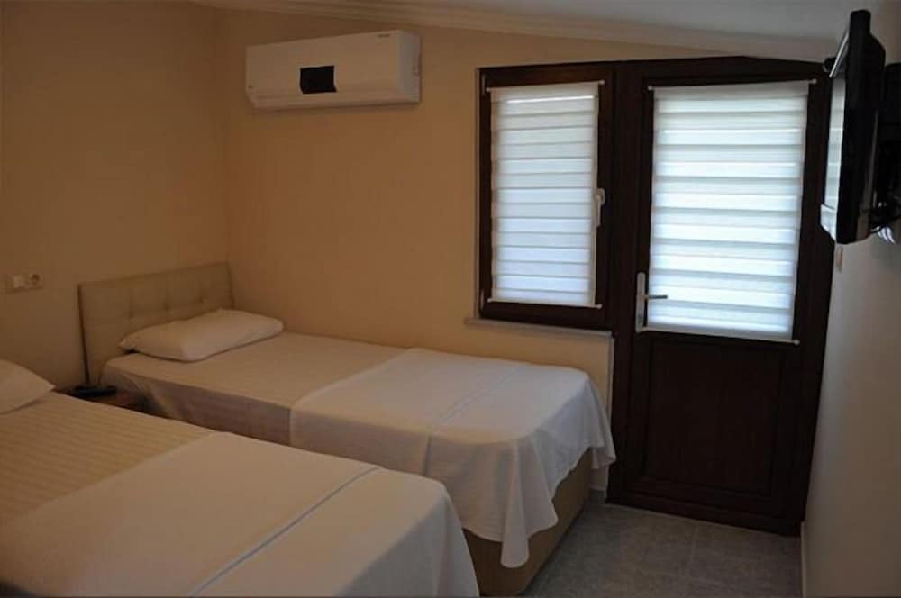 Standard Double or Twin Room photo 1