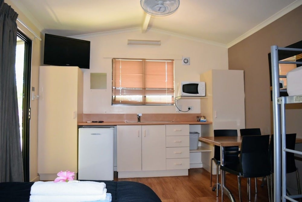 Cabin, 1 Bedroom - Photo 3