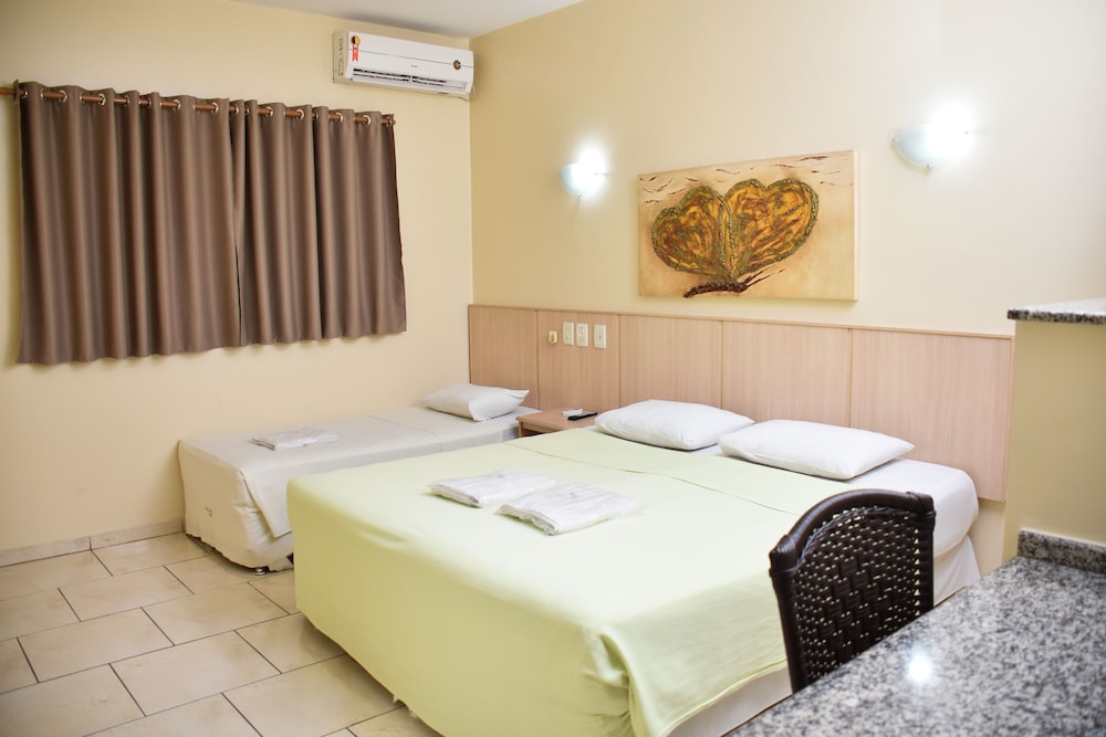 Triple Room, Multiple Beds, Non Smoking photo 1