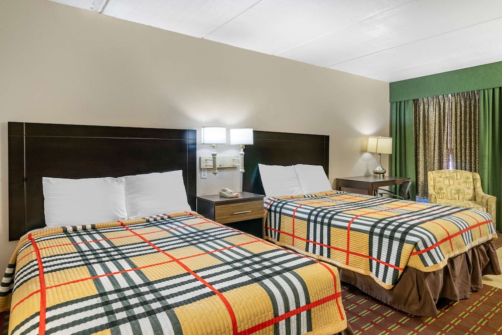 Efficiency, Room, 2 Double Beds, Non Smoking - Photo 1