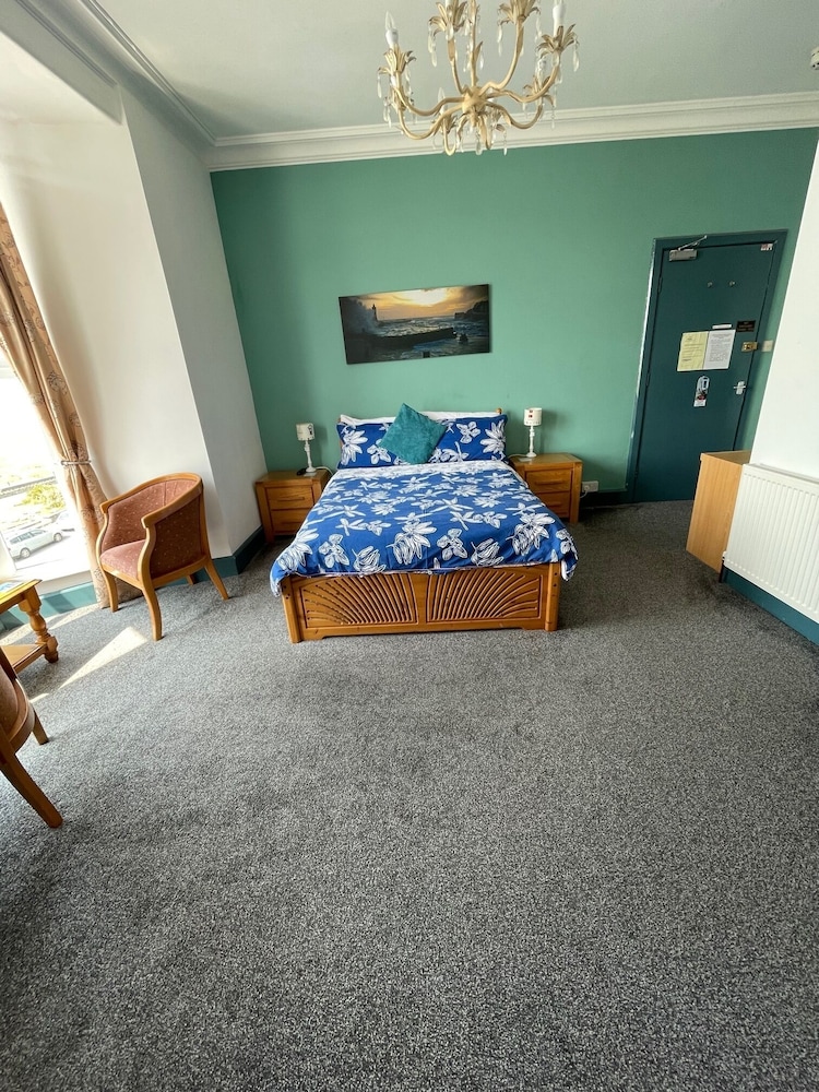 Room 7 - Double En-suite Seaview Room