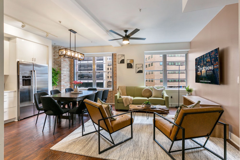 Luxury Condo, 4 Bedrooms