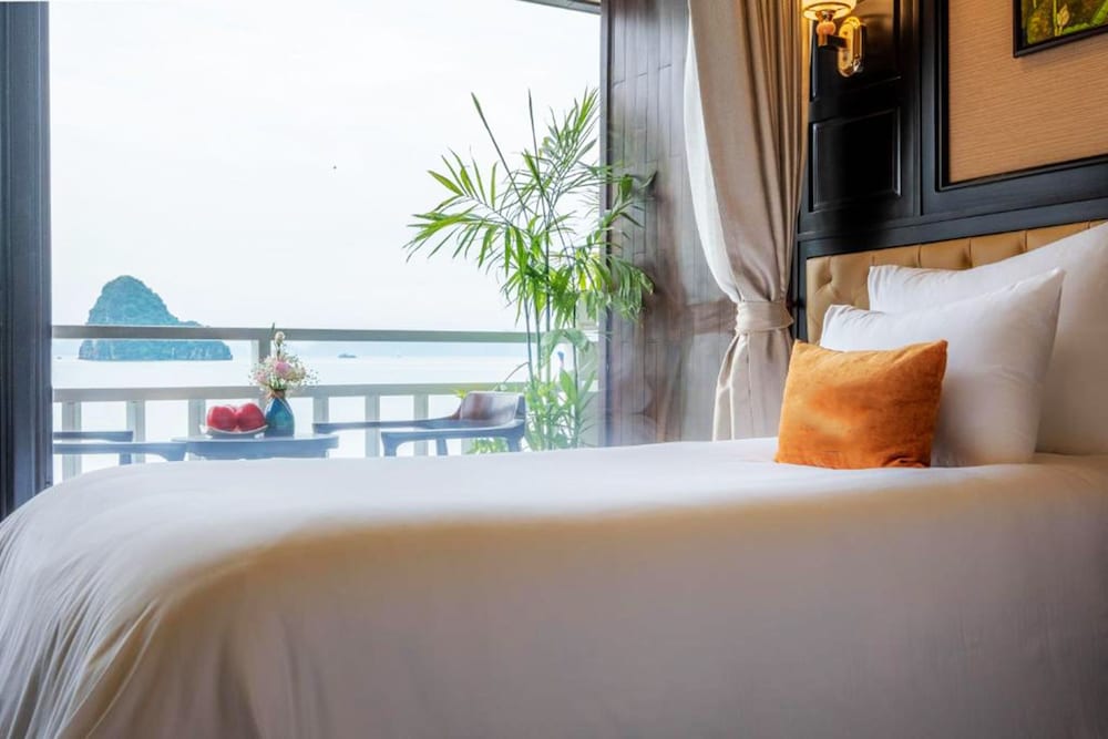 Deluxe Double or Twin Room photo 3