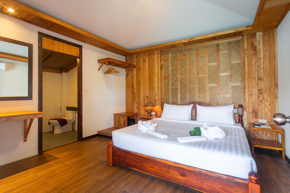 Superior Room (Free pick up and dop off at Mae Haad) - Photo 4