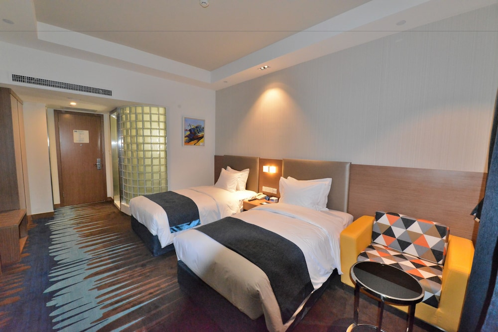 Standard Room, 2 Twin Beds photo 2