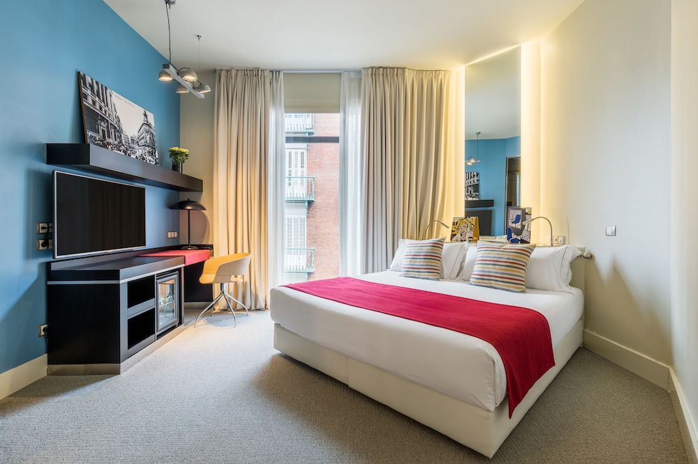 Standard Room thumbnail 5