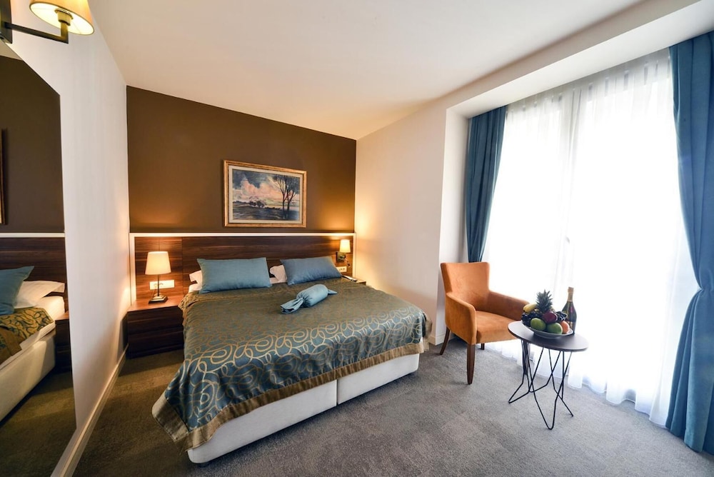 Deluxe Single Room