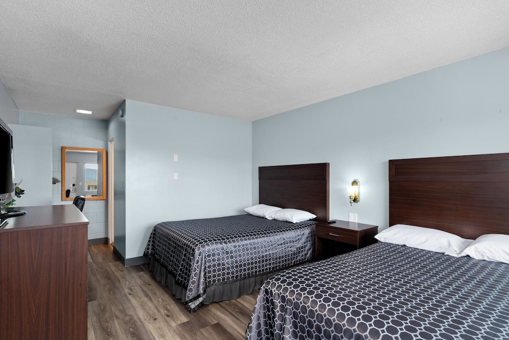 Room, 2 Queen Beds photo 3