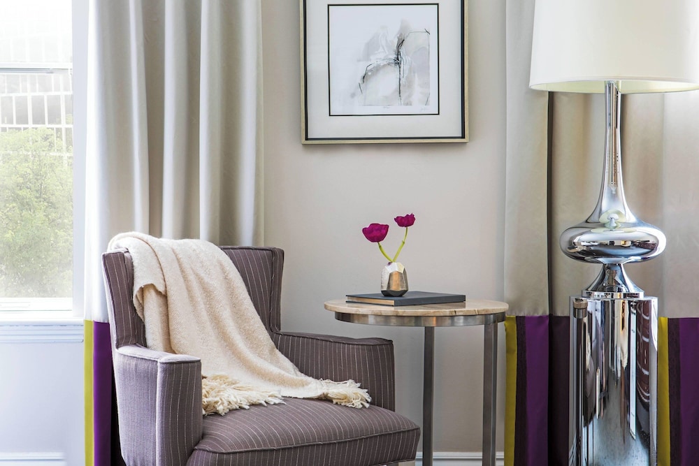 Suite, 1 King Bed (Mobility Accessible, Roll-in Shower) - Photo 3