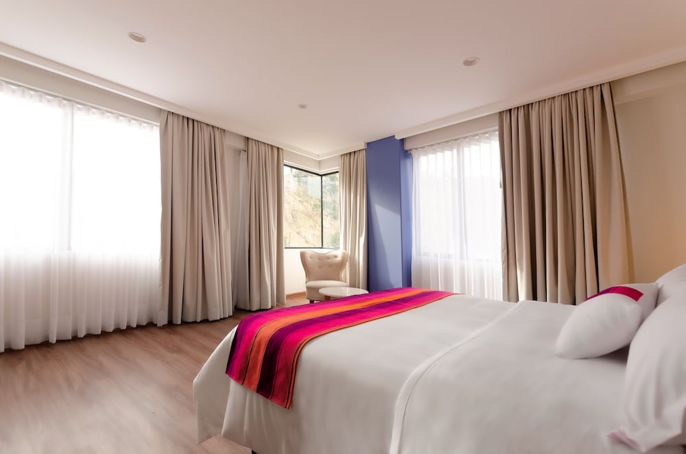 Comfort Suite, 1 Queen Bed, City View photo 1