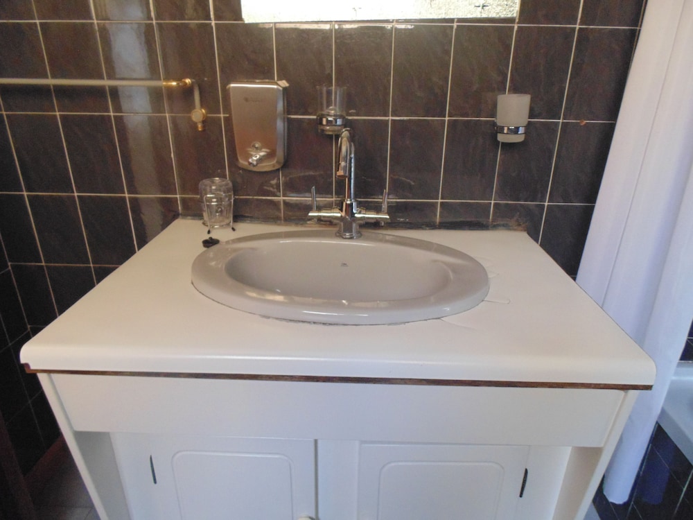 Twin Room, Shared Bathroom photo 2