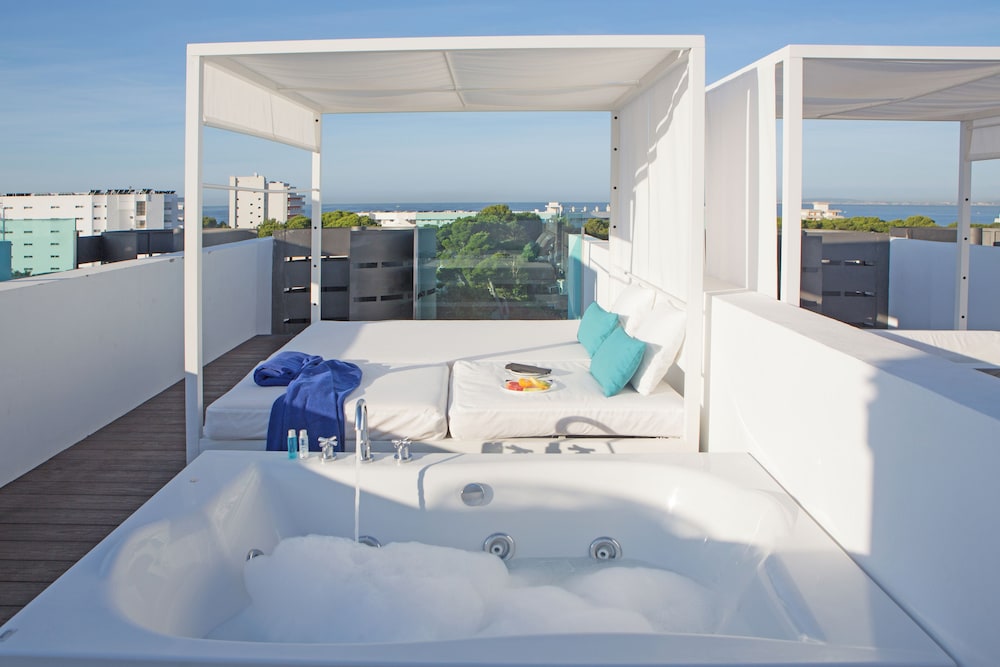 Junior Suite, Jetted Tub (2 adults)