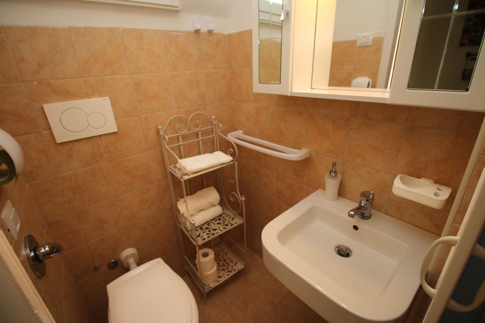 Standard Apartment (Vico Amalfitana 47) photo 2