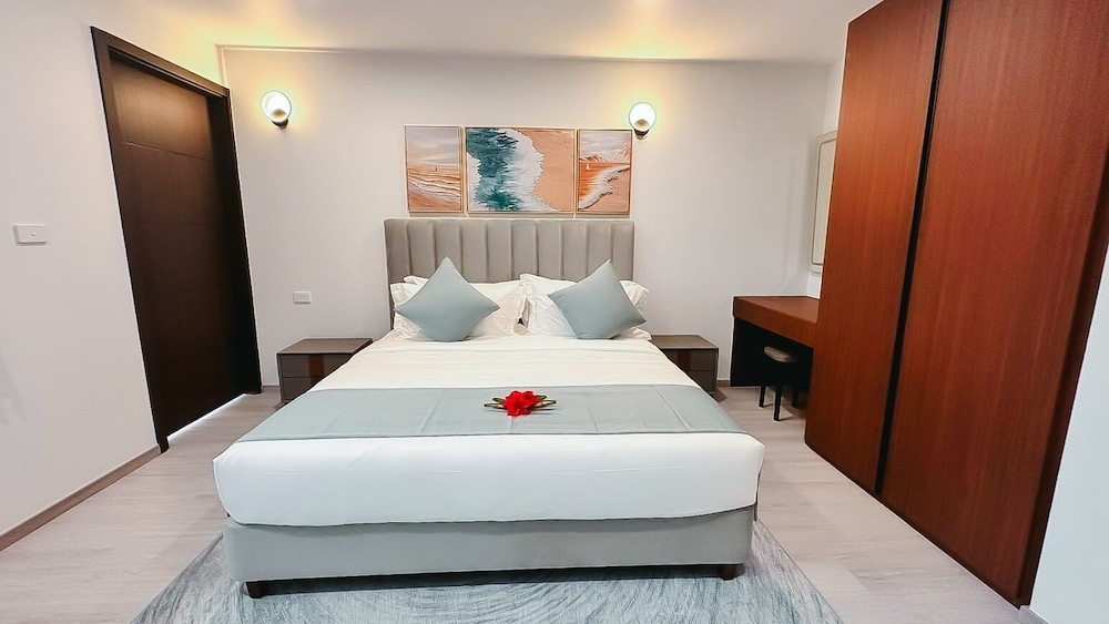 Family Suite, 2 Bedrooms, Pool View photo 1