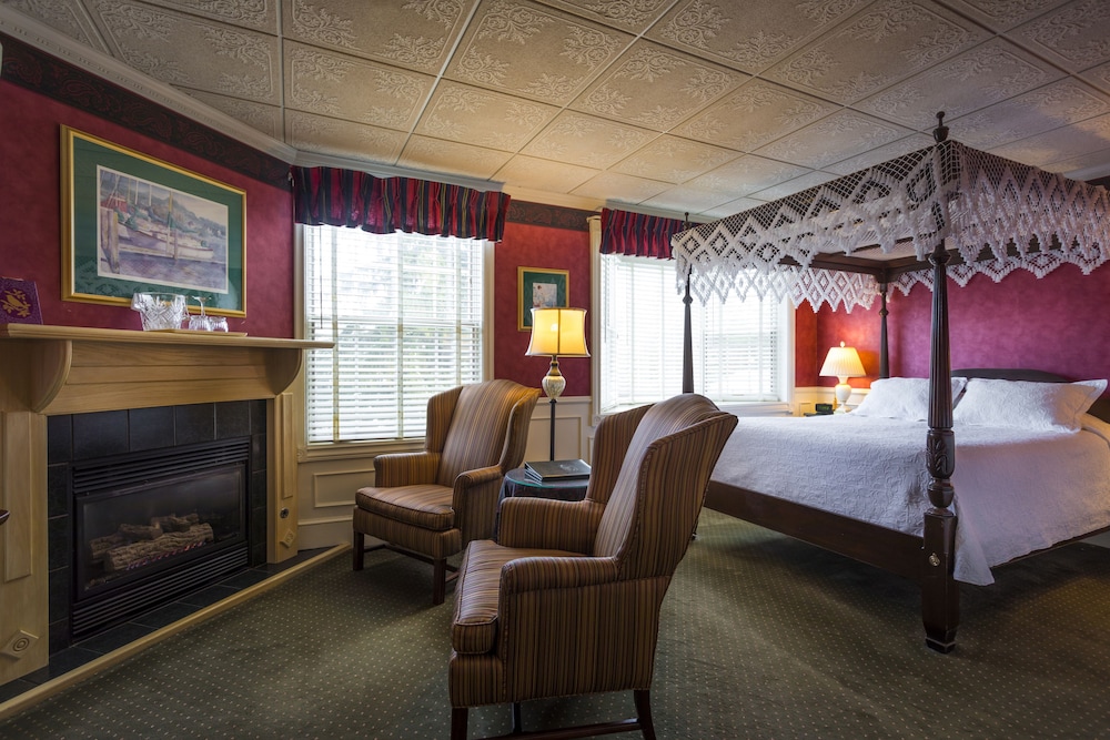 Aster King Suite, Jetted Tub, Bay View - Photo 1