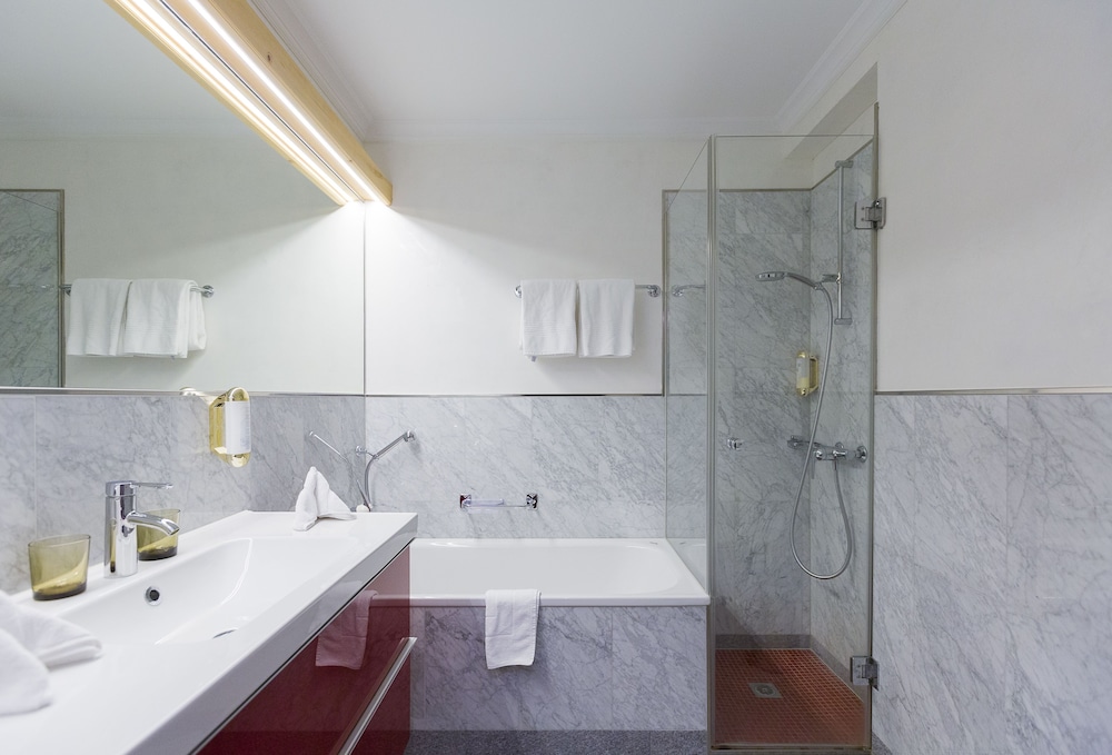 Family Quadruple Room, 1 Bedroom, Private Bathroom, River View thumbnail 6