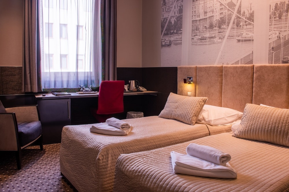Standard Double or Twin Room, City View