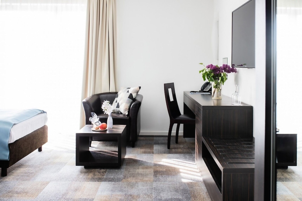 Premium Double/Twin Room - Photo 3