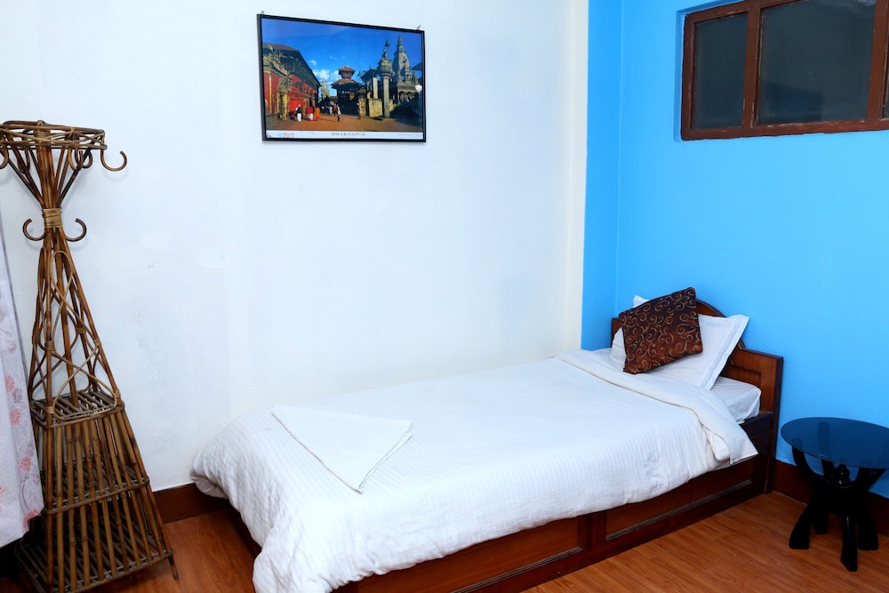 Basic Room, 3 Twin Beds, Non Smoking