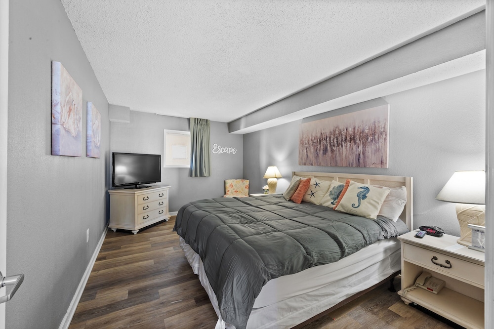 Condo, 1 Bedroom, Ocean View, Oceanfront (735) photo 1
