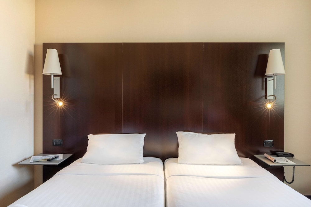 Standard Double Room, Non Smoking - Photo 5