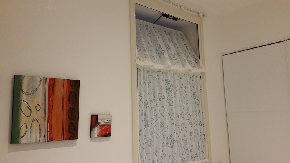 Basic Double Room (internal upper windows) photo 2
