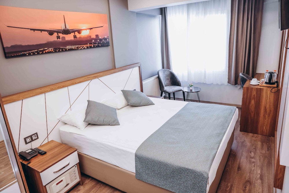 Standard Double Room, 1 Queen Bed thumbnail 5